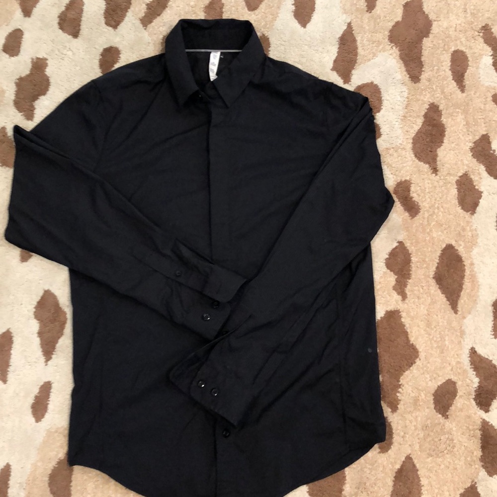 Black, Lulu Lemon, Men’s size Medium button down